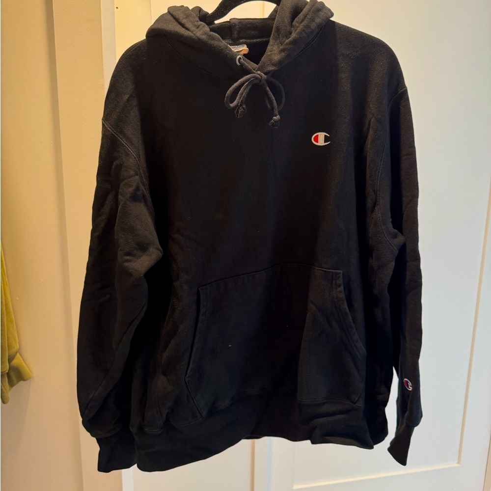 Plain black high quality champion hoody.